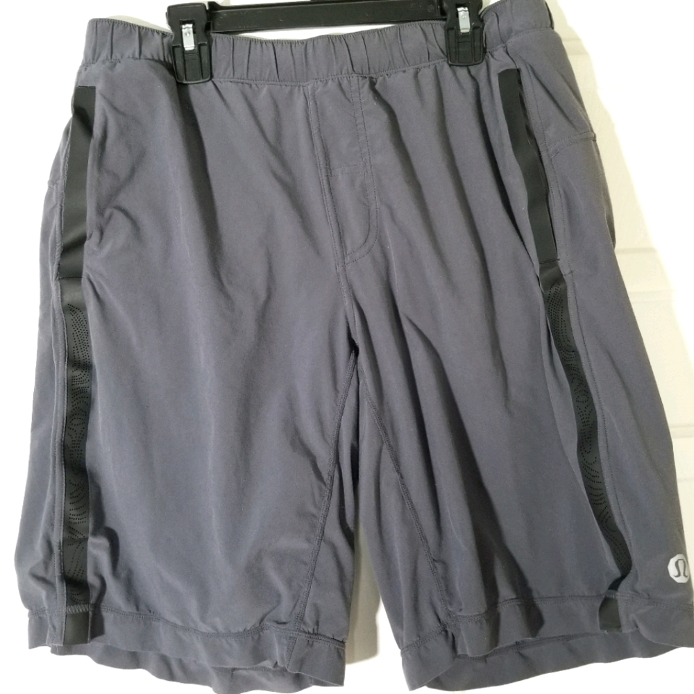Lululemon Mens Shorts, With lining, size Small